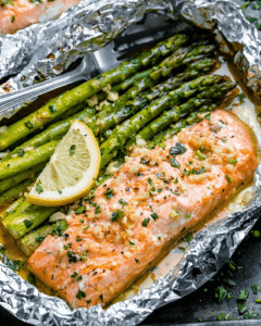 easy-baked-salmon-and-asparagus-foil-packs